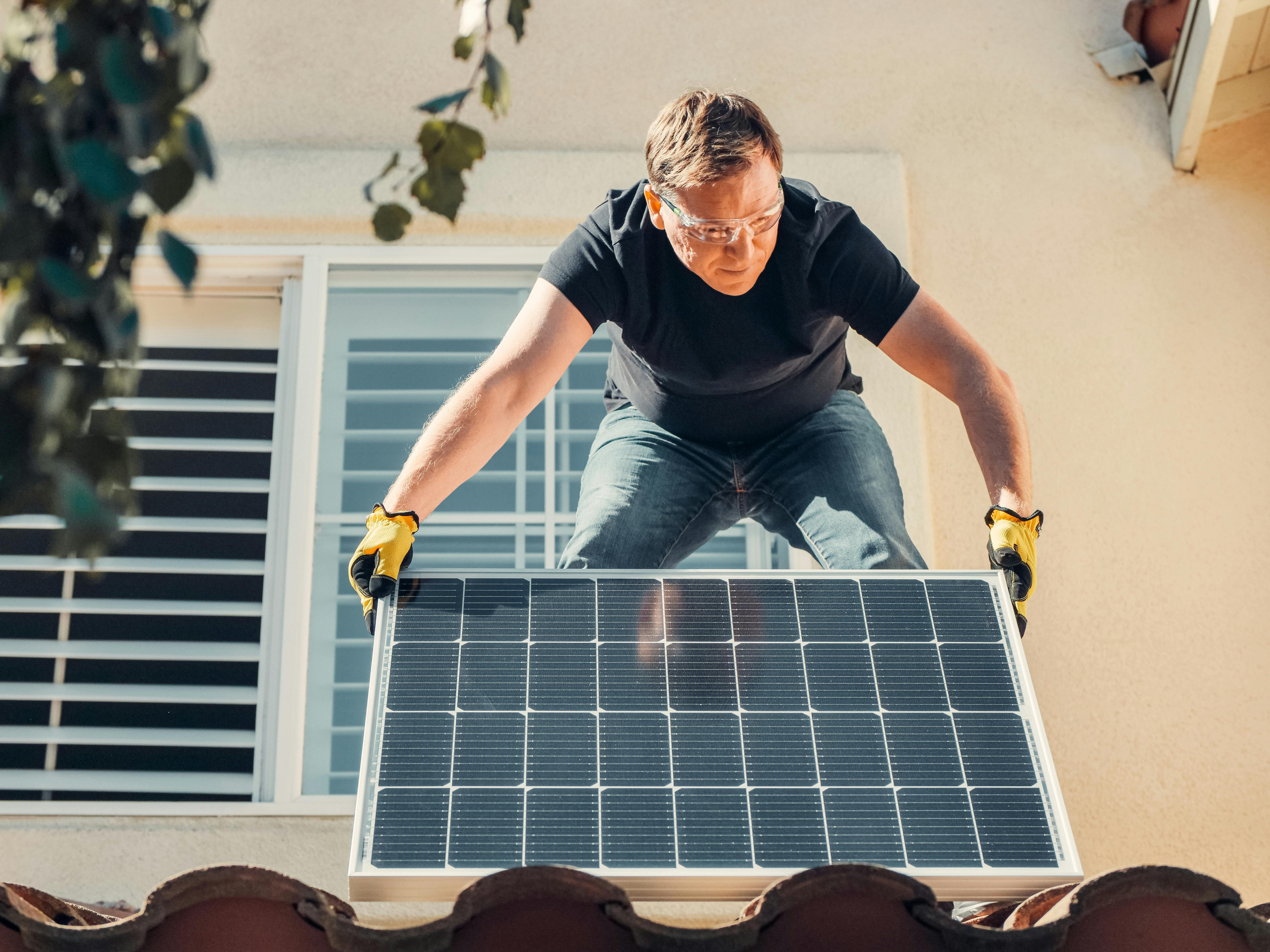 Cómo los sistemas de montaje solar pueden mejorar la vida útil de sus paneles fotovoltaicos