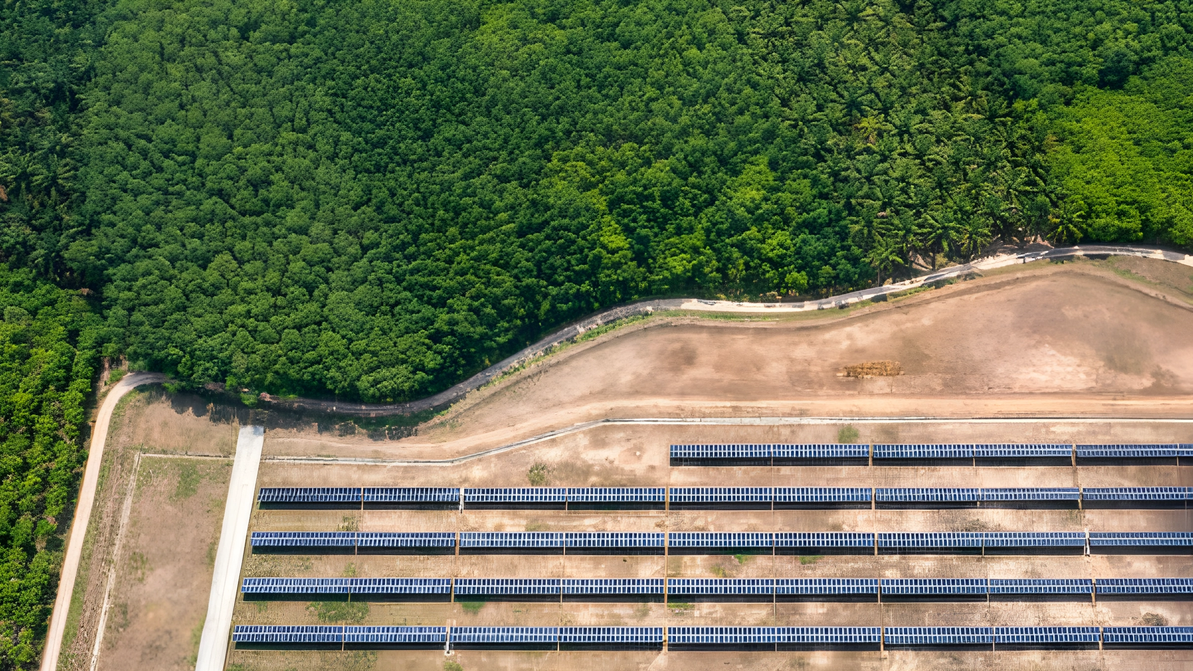 Diseño de granjas solares montadas en el suelo para la máxima producción: consideraciones clave y mejores prácticas