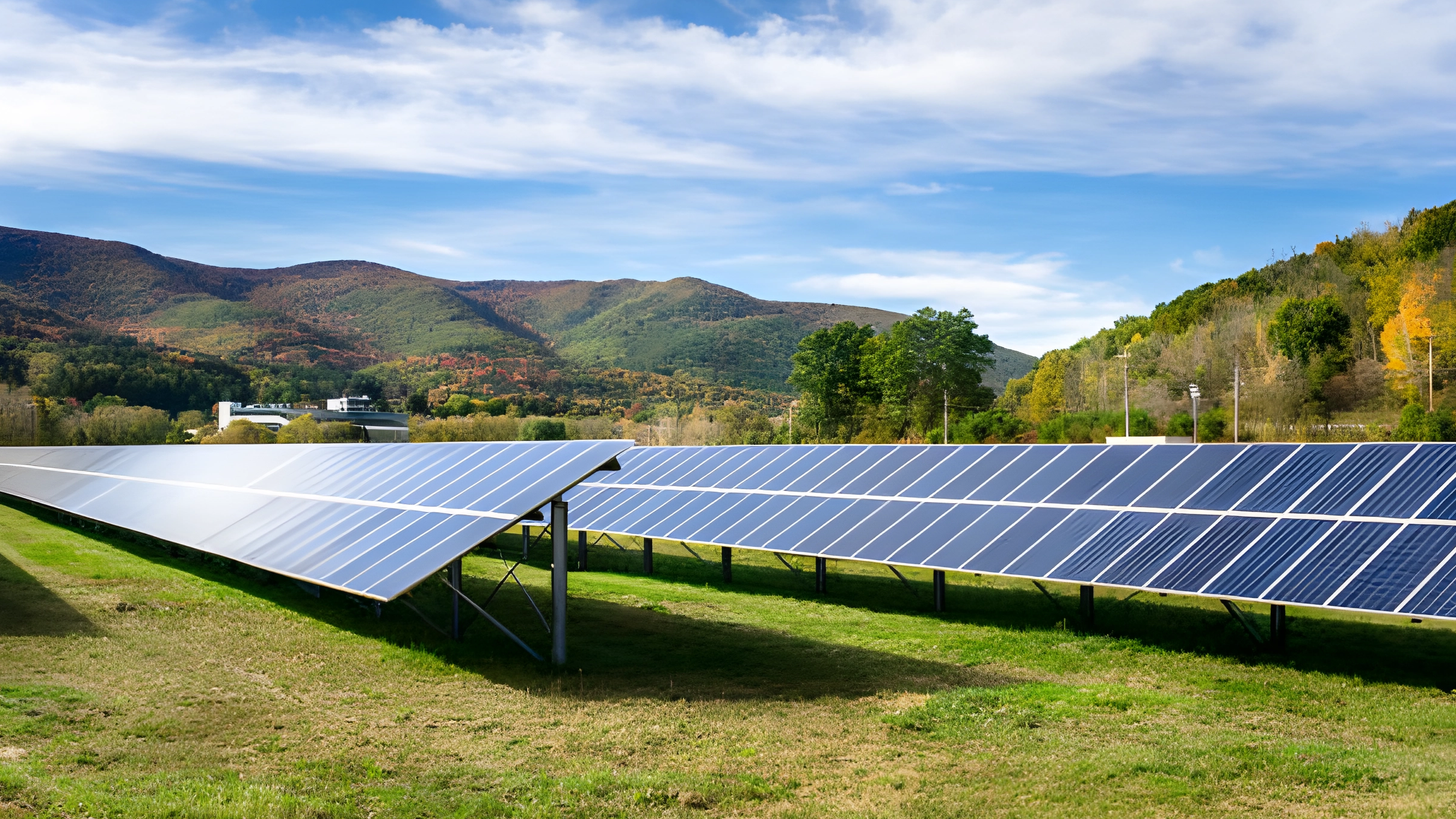 Sistemas solares montados en el suelo versus montados en el techo: ¿Cuál es el adecuado para su proyecto?