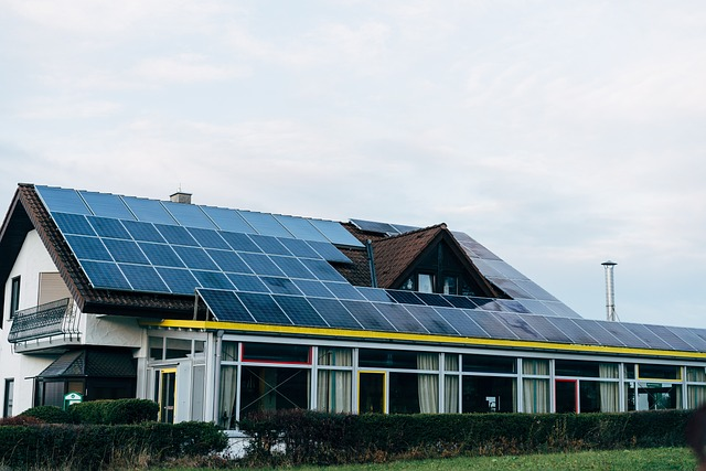 Selección de soportes fotovoltaicos para tejados de tejas